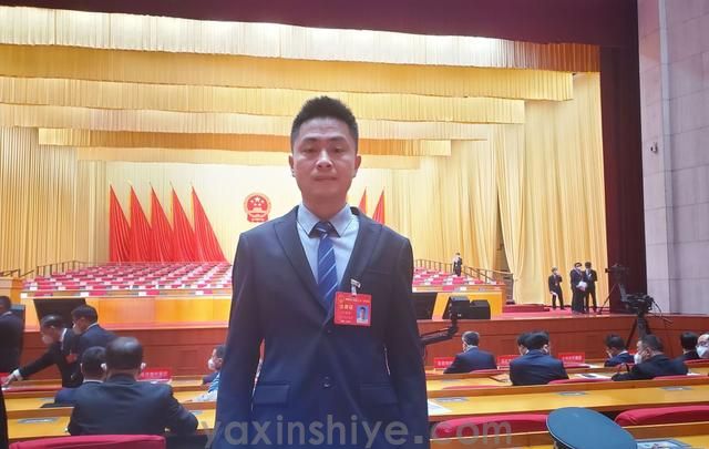 长沙摇钱树娱乐电器工会副主席刘焕林受邀参加市工会第二十一次代表大会(图4)